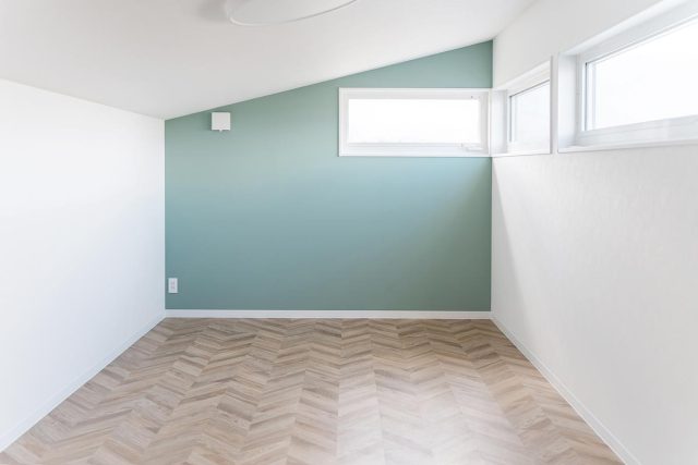 画像:クロスの張替え